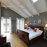 Casa Bellagio, / アパート *