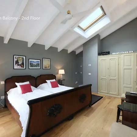 Casa Bellagio, /