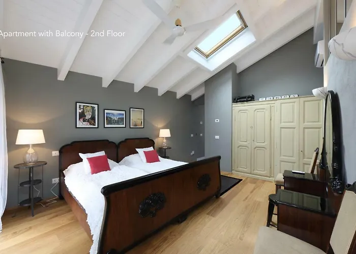 Casa Bellagio, /